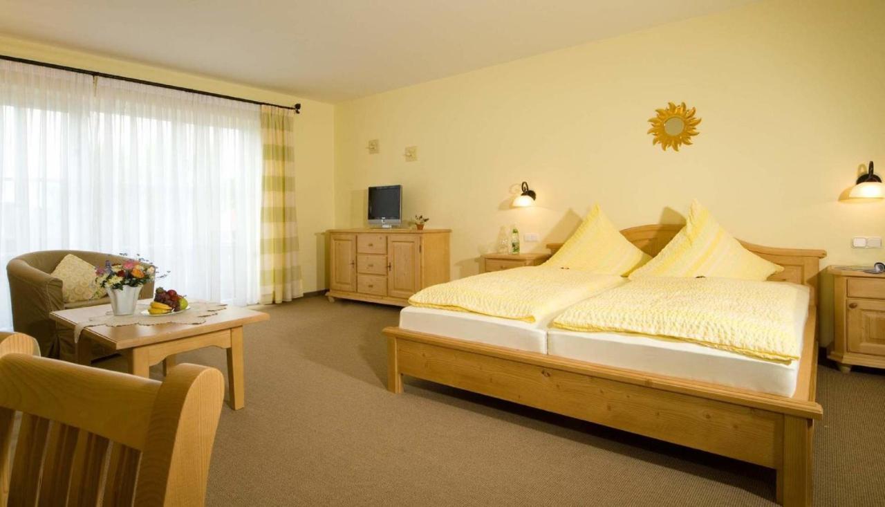 Pension Landhaus Hochfeld ซวีเซิล ภายนอก รูปภาพ