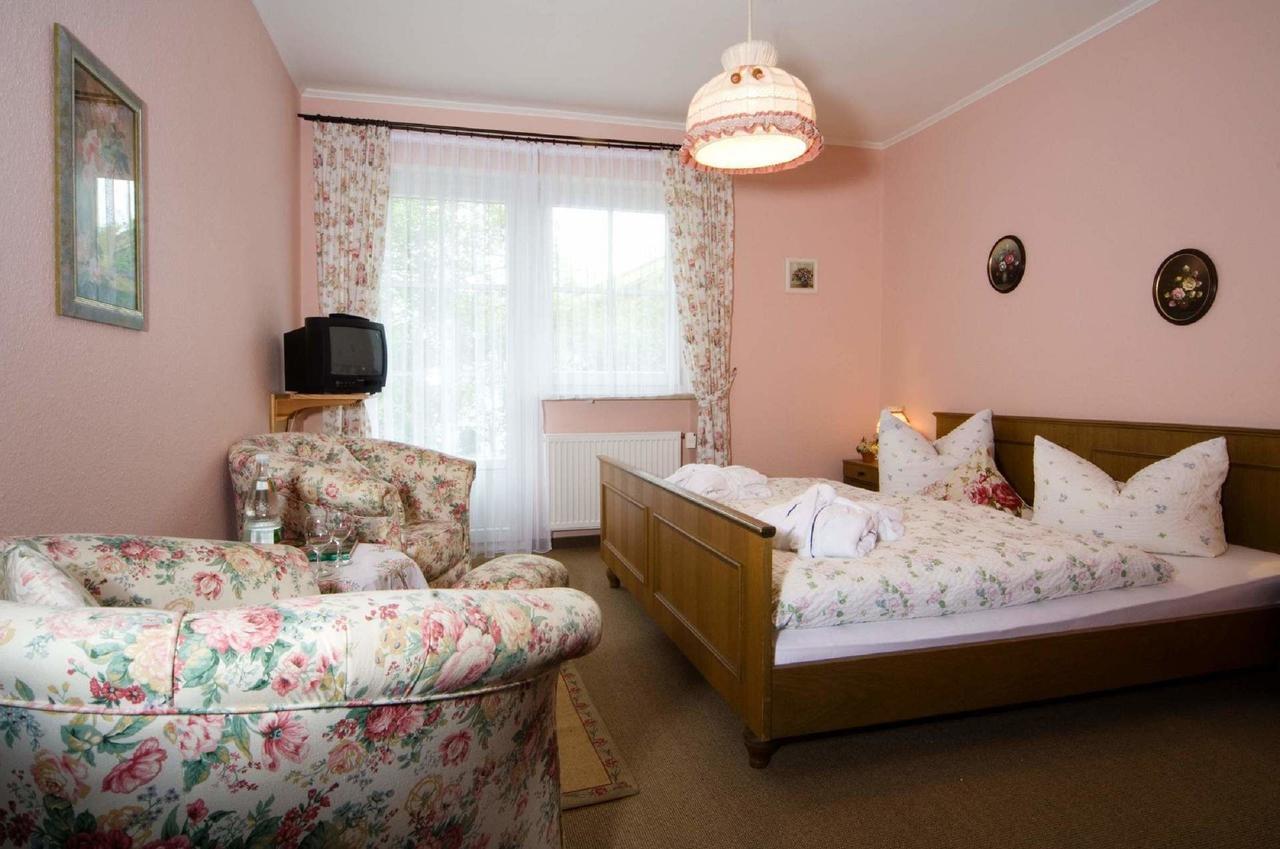 Pension Landhaus Hochfeld ซวีเซิล ภายนอก รูปภาพ