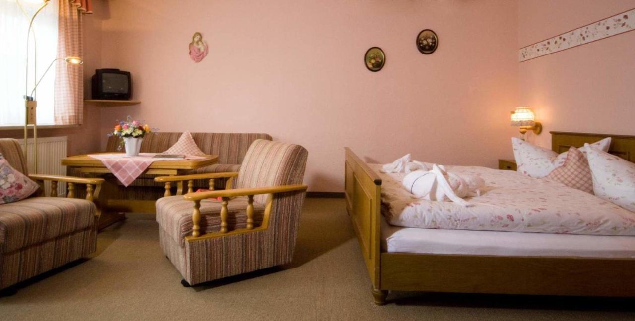 Pension Landhaus Hochfeld ซวีเซิล ภายนอก รูปภาพ